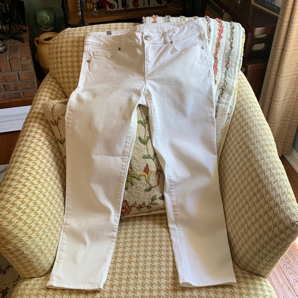 Lauren Conrad White Jeans - Size 10
